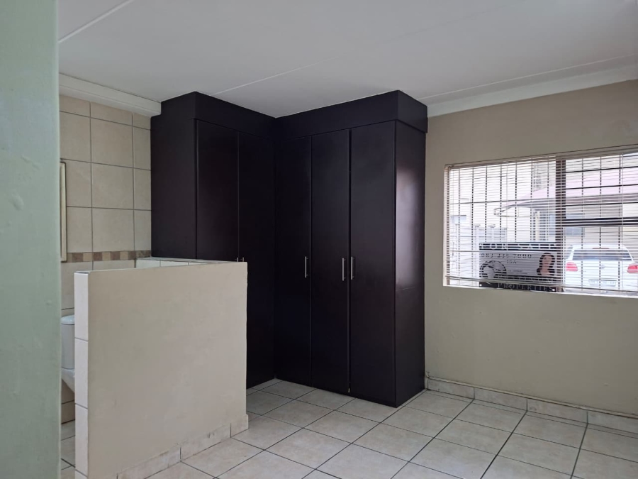 2 Bedroom Property for Sale in Vanderbijlpark SE 6 Gauteng
