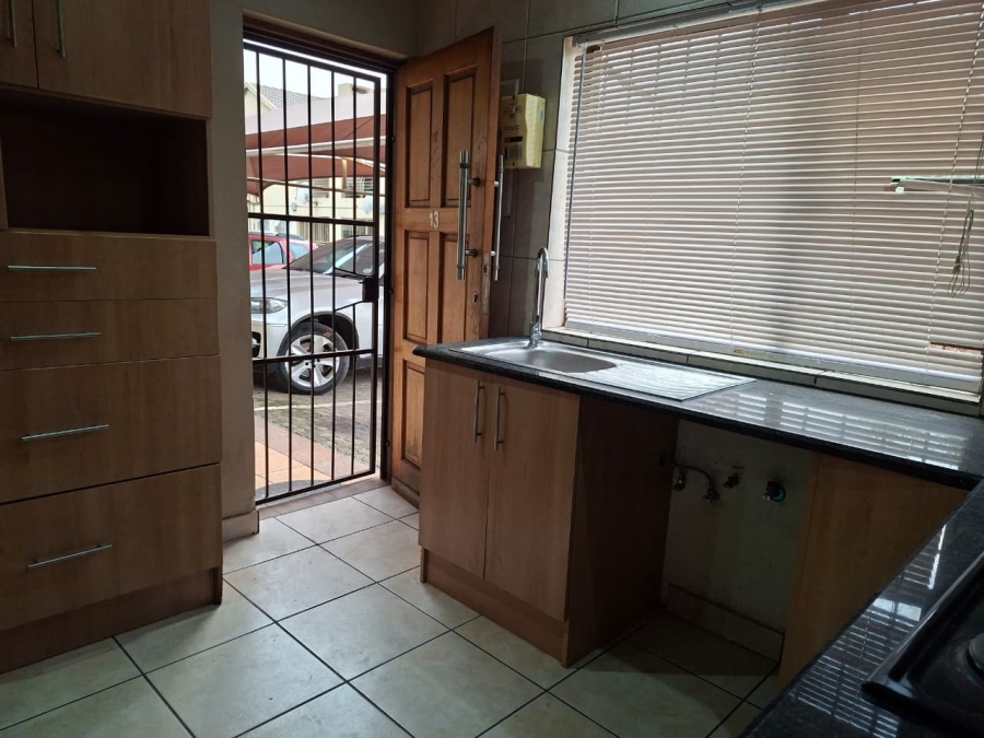 2 Bedroom Property for Sale in Vanderbijlpark SE 6 Gauteng