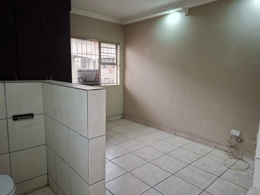 2 Bedroom Property for Sale in Vanderbijlpark SE 6 Gauteng