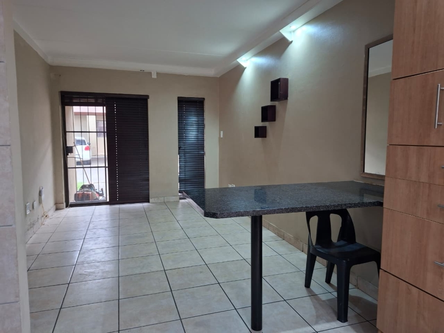 2 Bedroom Property for Sale in Vanderbijlpark SE 6 Gauteng