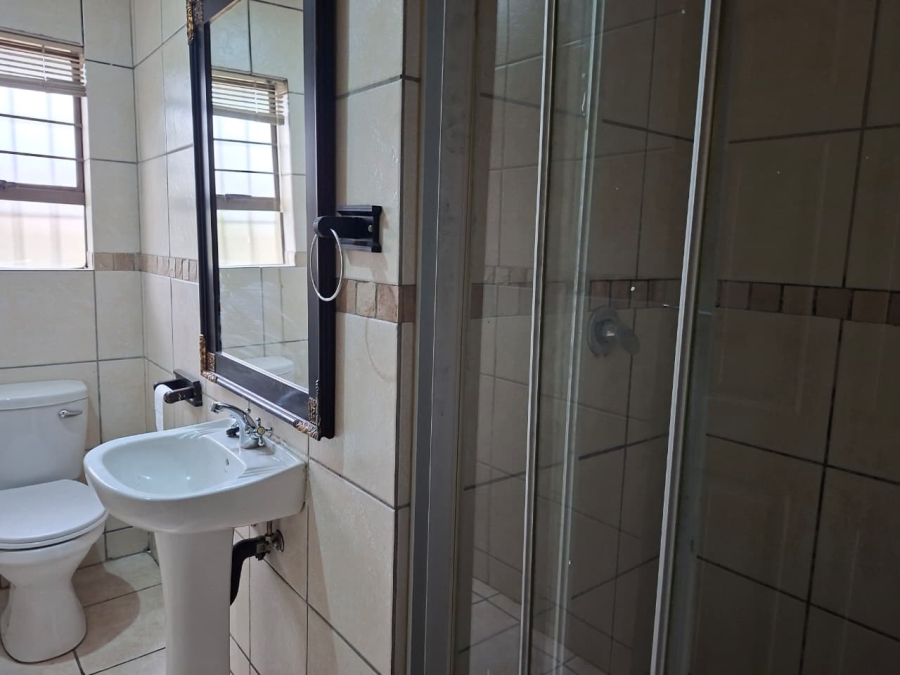 2 Bedroom Property for Sale in Vanderbijlpark SE 6 Gauteng