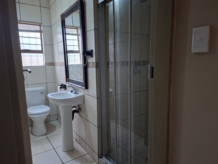 2 Bedroom Property for Sale in Vanderbijlpark SE 6 Gauteng