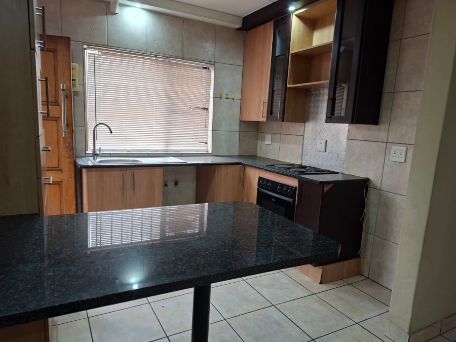 2 Bedroom Property for Sale in Vanderbijlpark SE 6 Gauteng