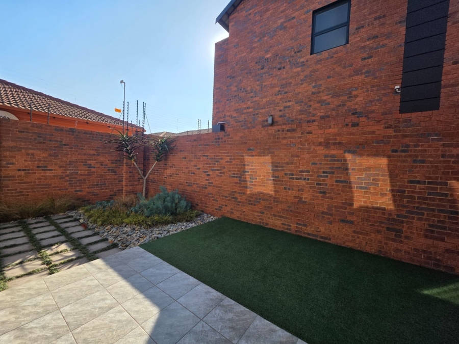 To Let 3 Bedroom Property for Rent in Bartlett Gauteng