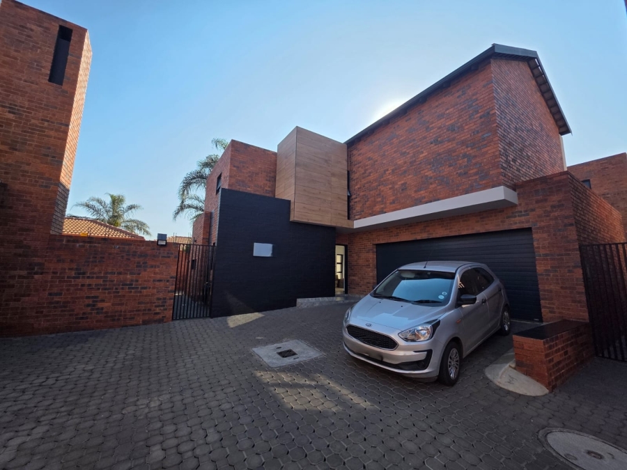 To Let 3 Bedroom Property for Rent in Bartlett Gauteng