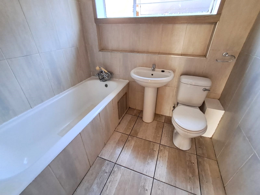 To Let 3 Bedroom Property for Rent in Three Rivers Gauteng