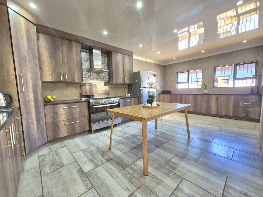 7 Bedroom Property for Sale in Dalview Gauteng