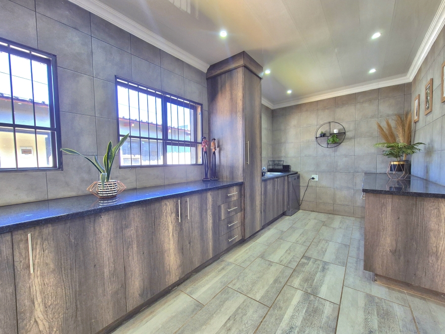 7 Bedroom Property for Sale in Dalview Gauteng