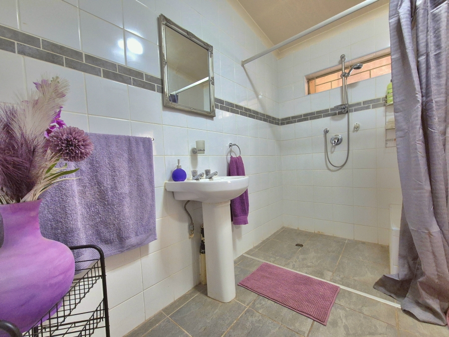 7 Bedroom Property for Sale in Dalview Gauteng