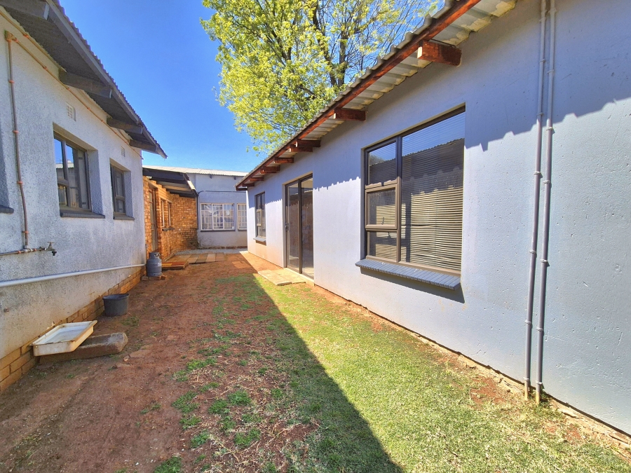 7 Bedroom Property for Sale in Dalview Gauteng
