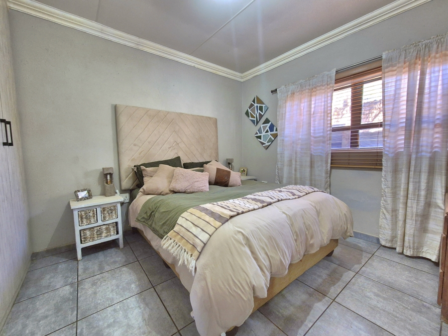 7 Bedroom Property for Sale in Dalview Gauteng