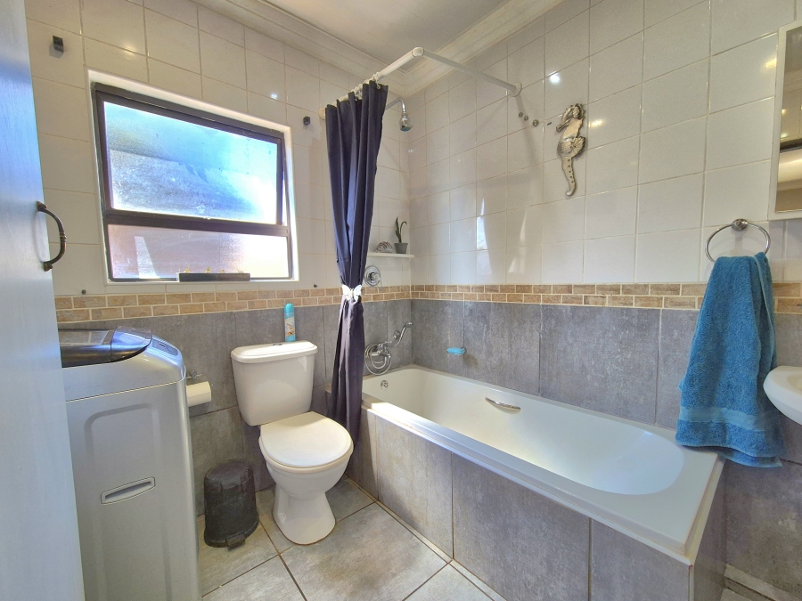 7 Bedroom Property for Sale in Dalview Gauteng