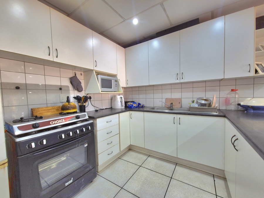 7 Bedroom Property for Sale in Dalview Gauteng