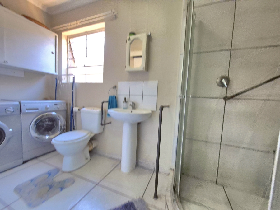 7 Bedroom Property for Sale in Dalview Gauteng