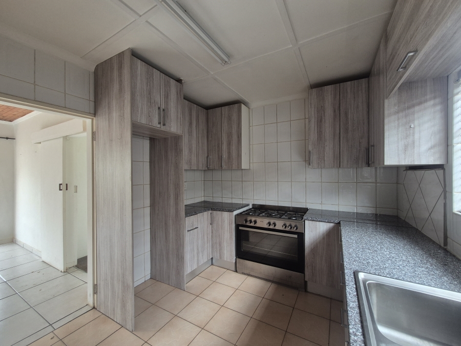 To Let 2 Bedroom Property for Rent in Dalview Gauteng