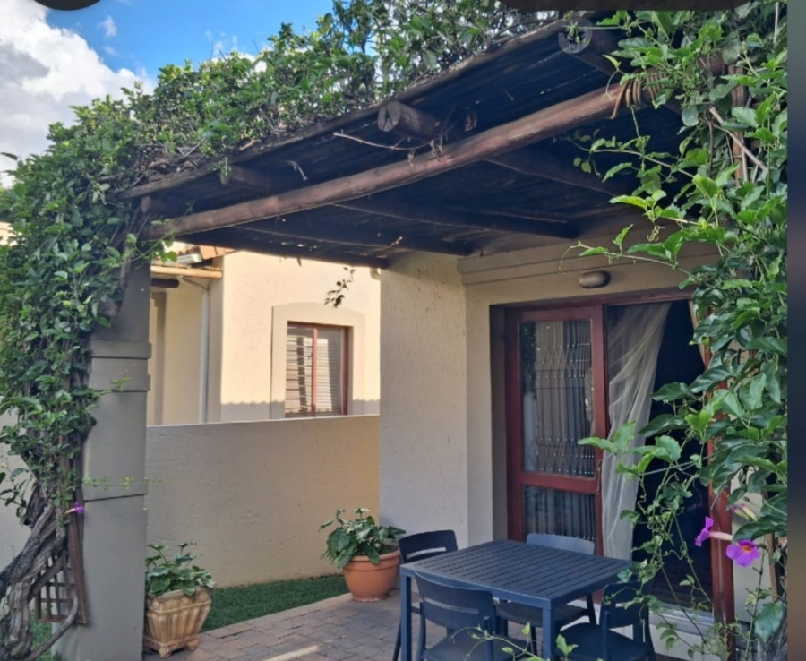 To Let 2 Bedroom Property for Rent in Douglasdale Gauteng