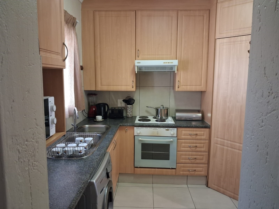 To Let 2 Bedroom Property for Rent in Douglasdale Gauteng