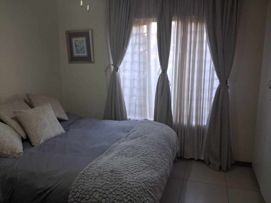To Let 2 Bedroom Property for Rent in Douglasdale Gauteng