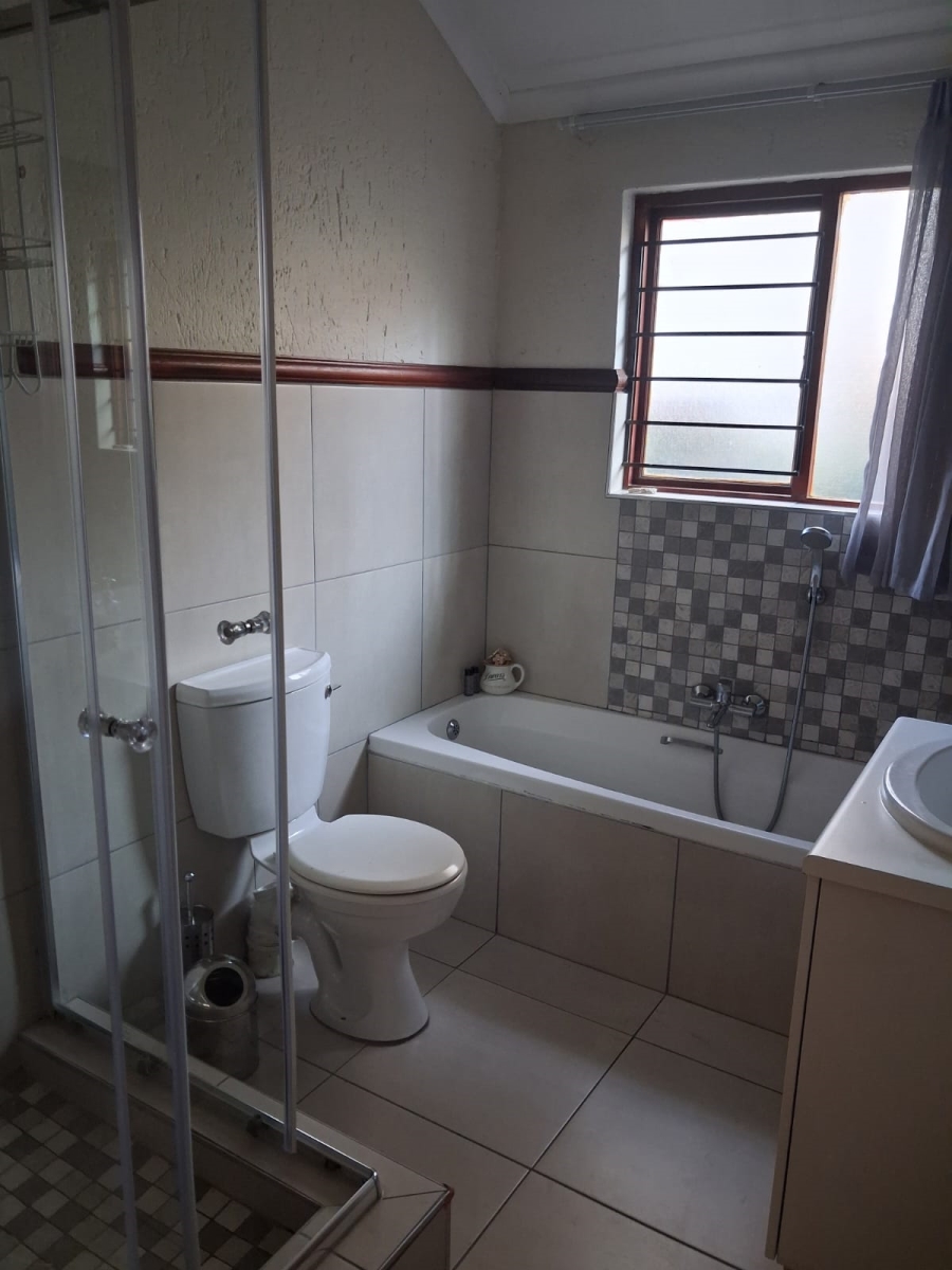 To Let 2 Bedroom Property for Rent in Douglasdale Gauteng