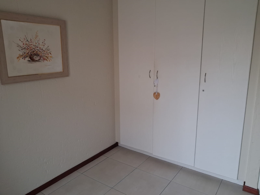 To Let 2 Bedroom Property for Rent in Douglasdale Gauteng