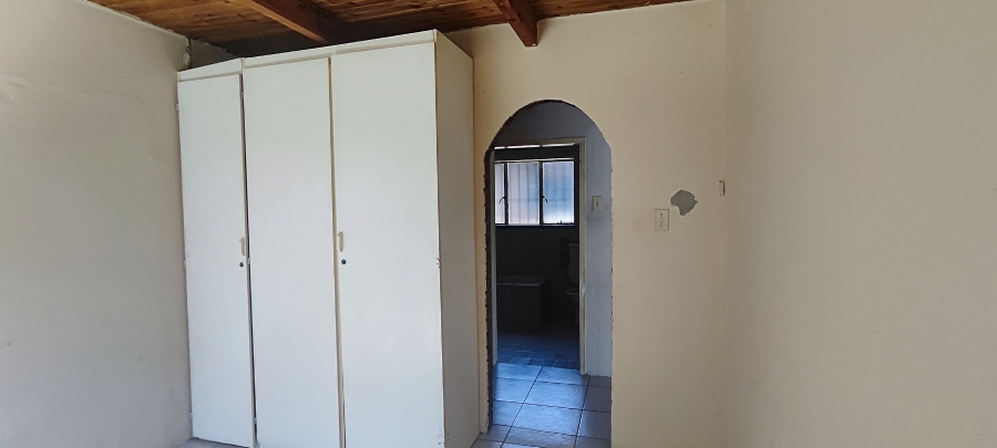 To Let 1 Bedroom Property for Rent in Glen Austin Gauteng