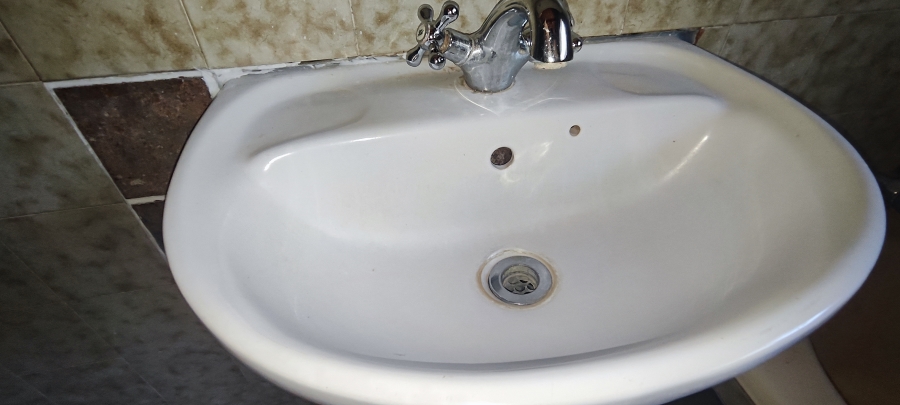 To Let 1 Bedroom Property for Rent in Glen Austin Gauteng