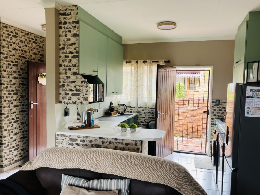 3 Bedroom Property for Sale in Birchleigh North Gauteng