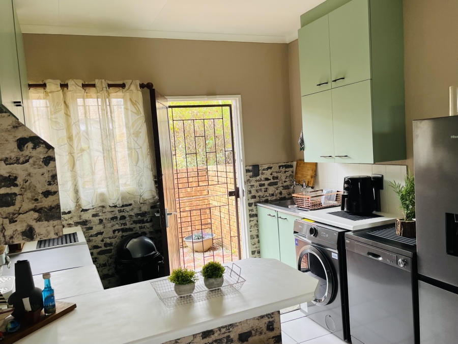 3 Bedroom Property for Sale in Birchleigh North Gauteng