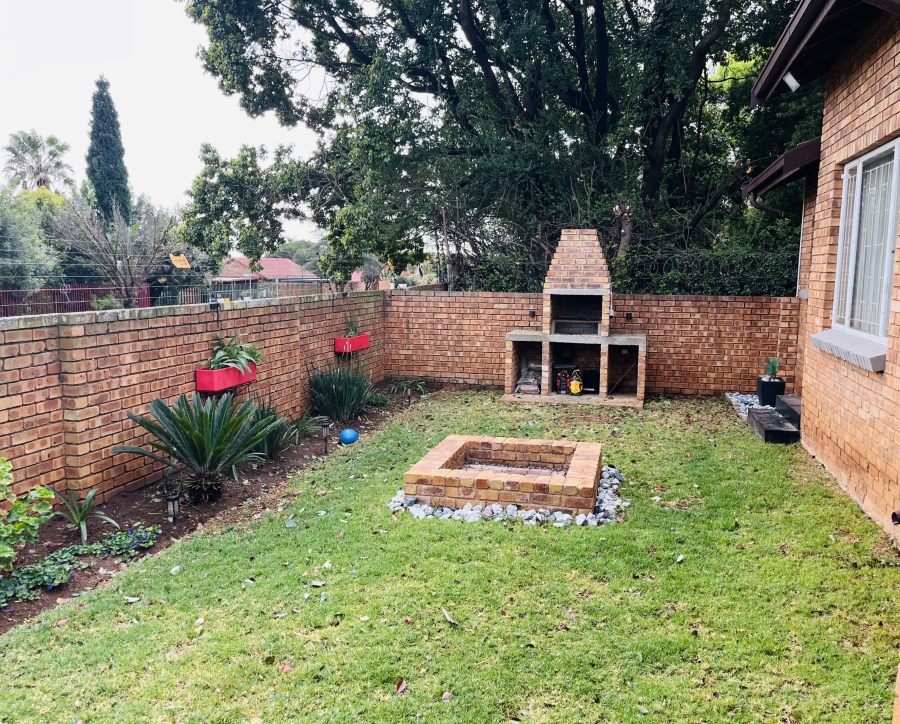 3 Bedroom Property for Sale in Birchleigh North Gauteng