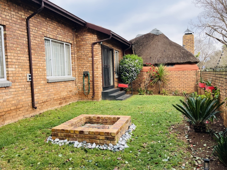 3 Bedroom Property for Sale in Birchleigh North Gauteng