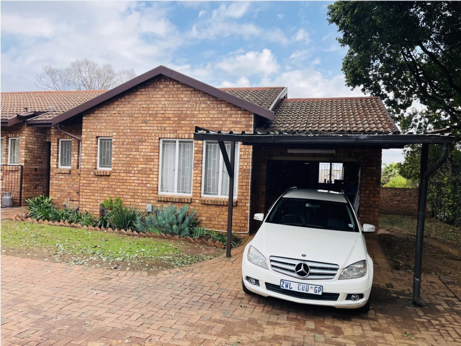3 Bedroom Property for Sale in Birchleigh North Gauteng