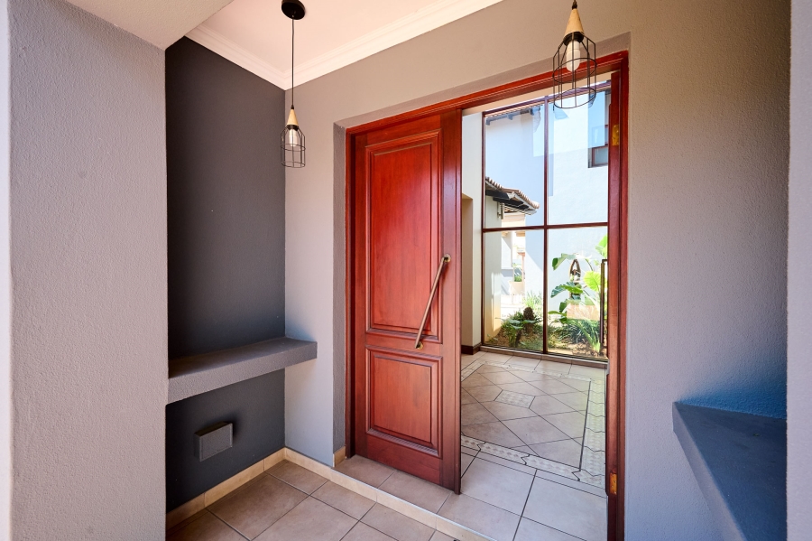 5 Bedroom Property for Sale in Carlswald North Estate Gauteng