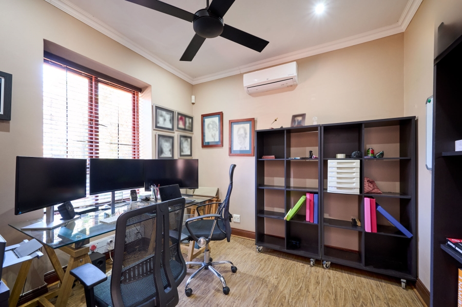 5 Bedroom Property for Sale in Carlswald North Estate Gauteng