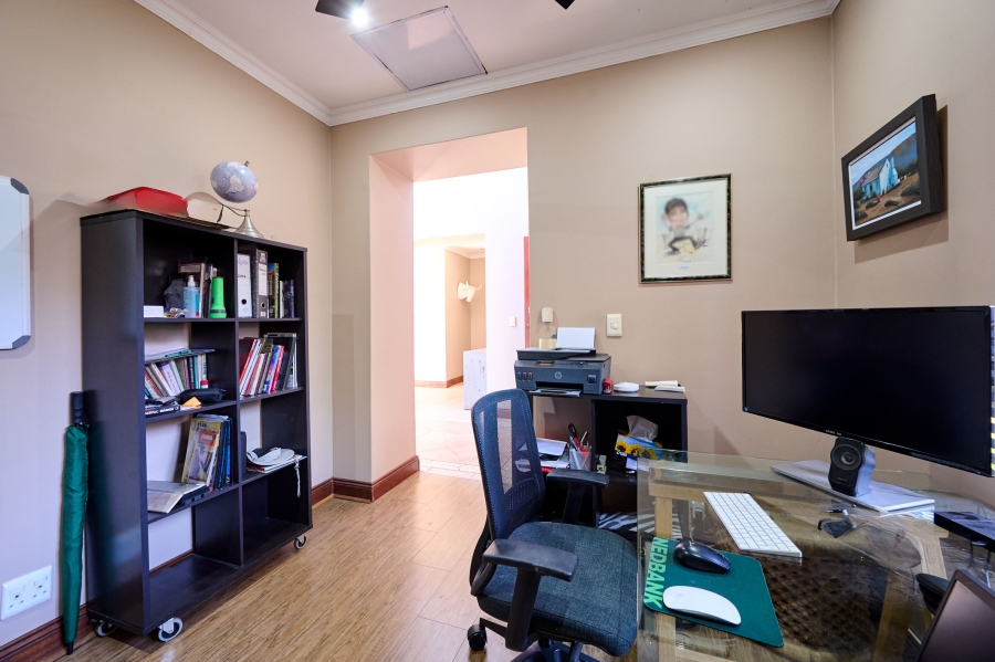 5 Bedroom Property for Sale in Carlswald North Estate Gauteng