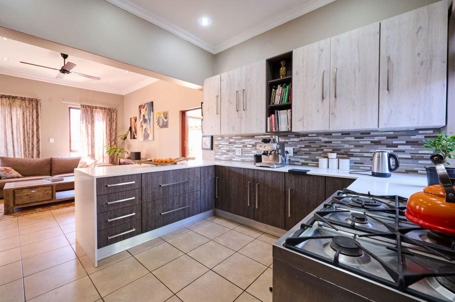 5 Bedroom Property for Sale in Carlswald North Estate Gauteng