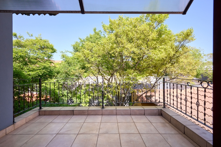 5 Bedroom Property for Sale in Carlswald North Estate Gauteng