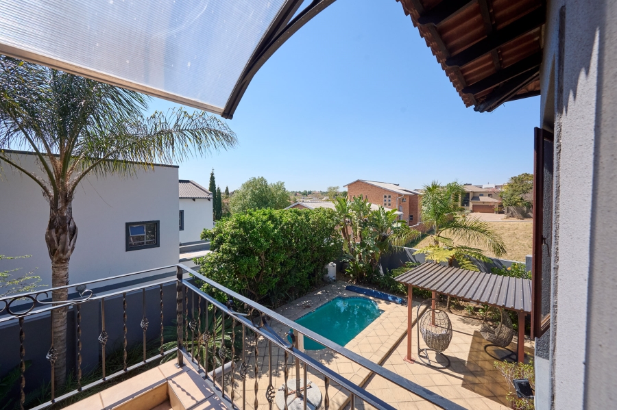 5 Bedroom Property for Sale in Carlswald North Estate Gauteng