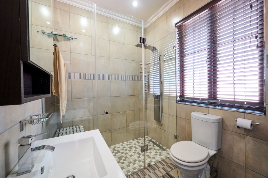 5 Bedroom Property for Sale in Carlswald North Estate Gauteng