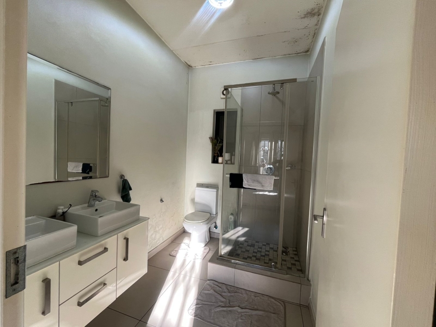 To Let 2 Bedroom Property for Rent in North Riding Gauteng