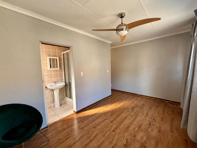 To Let 2 Bedroom Property for Rent in Sunninghill Gauteng