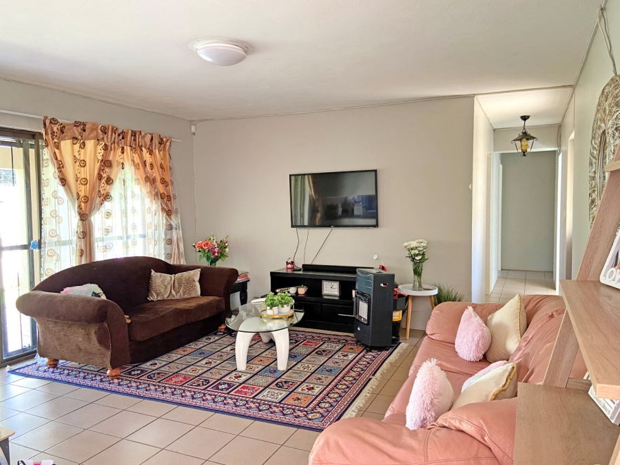 To Let 3 Bedroom Property for Rent in Jacanlee Gauteng