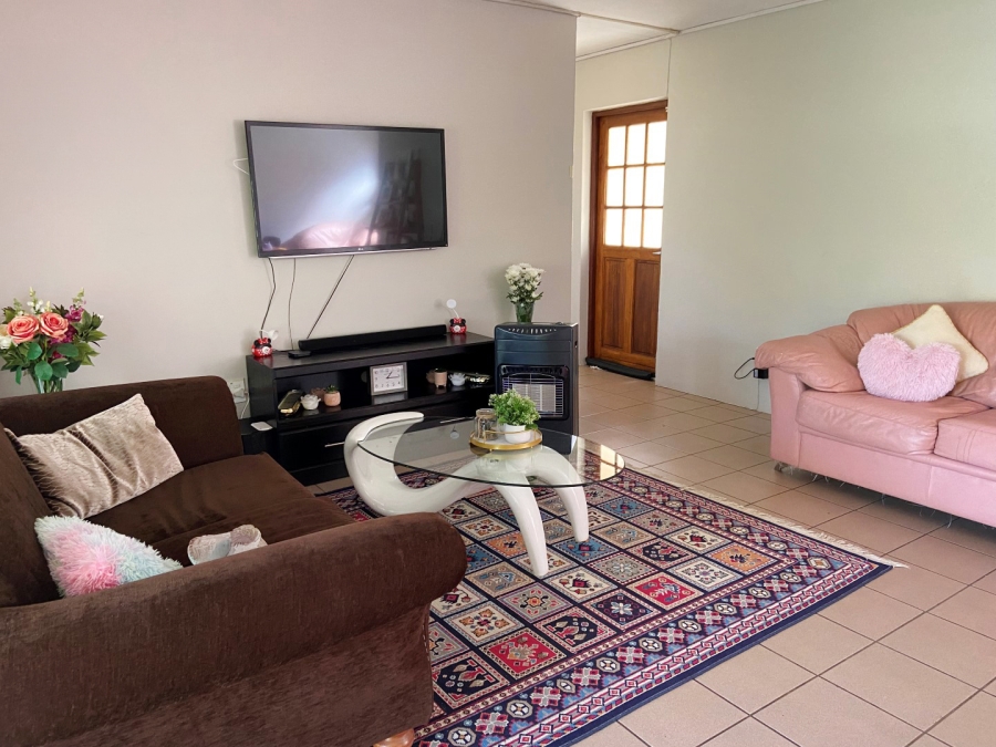 To Let 3 Bedroom Property for Rent in Jacanlee Gauteng