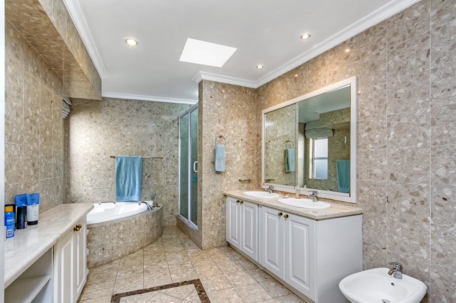 5 Bedroom Property for Sale in Hyde Park Gauteng