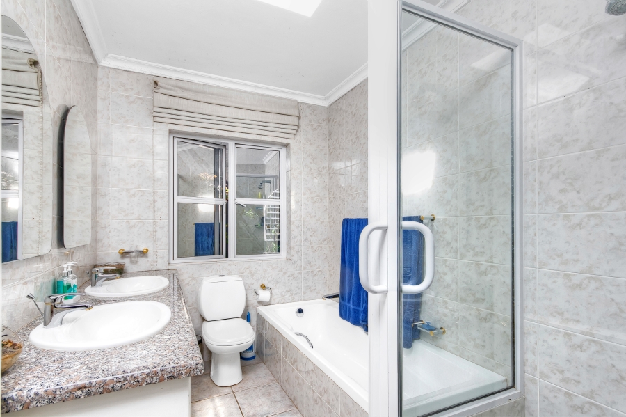 5 Bedroom Property for Sale in Hyde Park Gauteng