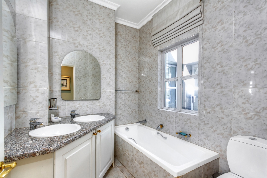 5 Bedroom Property for Sale in Hyde Park Gauteng