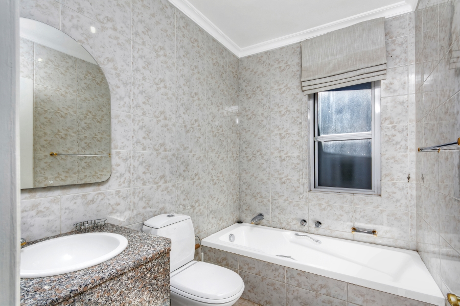 5 Bedroom Property for Sale in Hyde Park Gauteng