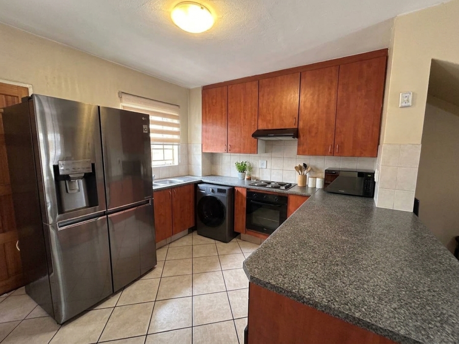 2 Bedroom Property for Sale in Vorna Valley Gauteng