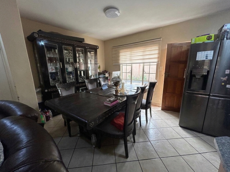 2 Bedroom Property for Sale in Vorna Valley Gauteng