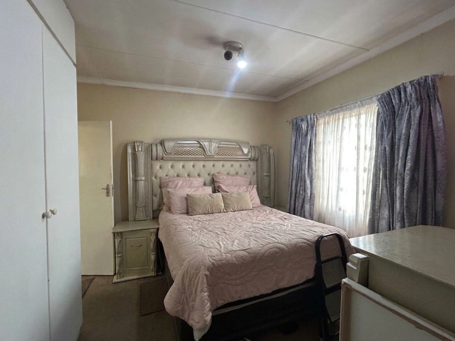 2 Bedroom Property for Sale in Vorna Valley Gauteng