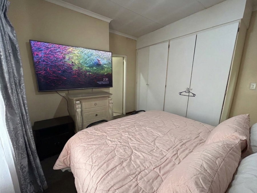 2 Bedroom Property for Sale in Vorna Valley Gauteng